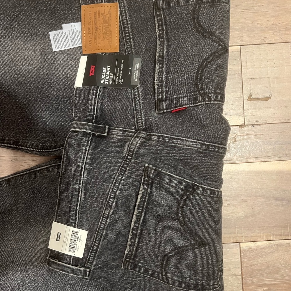 NWT Levi’s Ribcage Straight Ankle